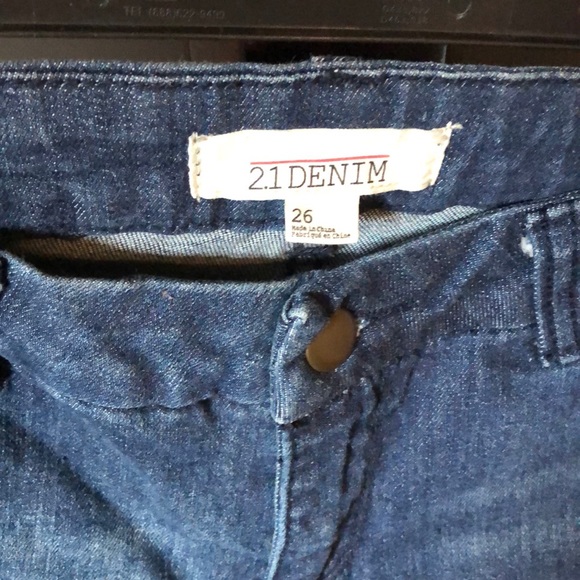 Forever 21 - Mid Rise Cuffed Jean Shorts - Picture 3 of 3